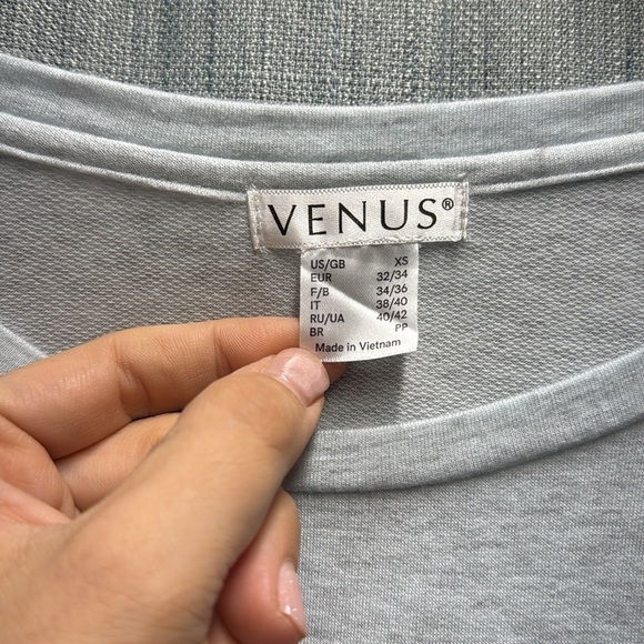 Vince Gray Embellished shoulder cutout long sleeve size XS - Picture 5 of 7